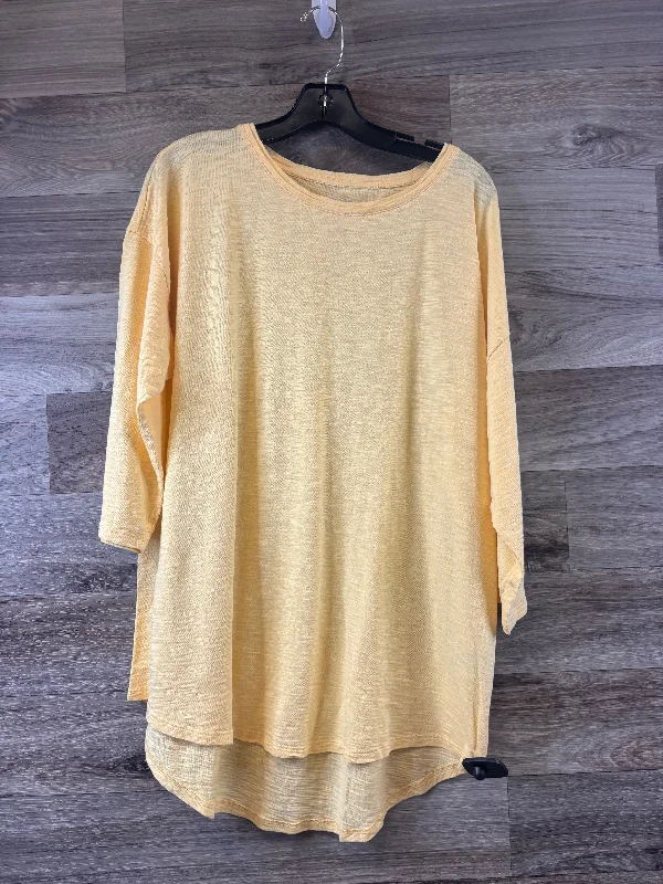 Top Short Sleeve Basic By Chicos In Yellow, Size: Xl