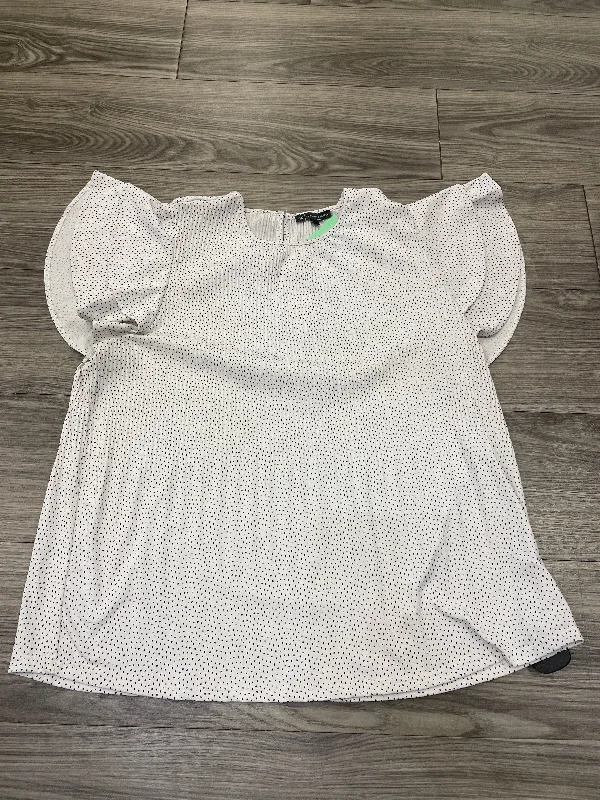 Top Short Sleeve By Adrianna Papell In White, Size: L